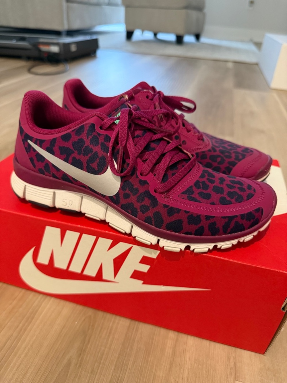 Nike Women's Free 5.0 V4 in Raspberry